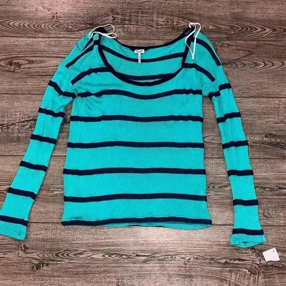 “Splendid” Super soft, never worn sweater - Picture 1 of 2